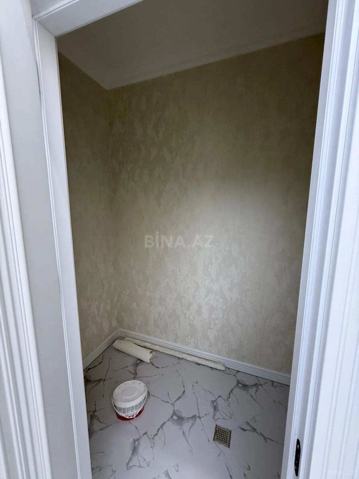 Satılır 2 otaqlı mənzil 98 m²