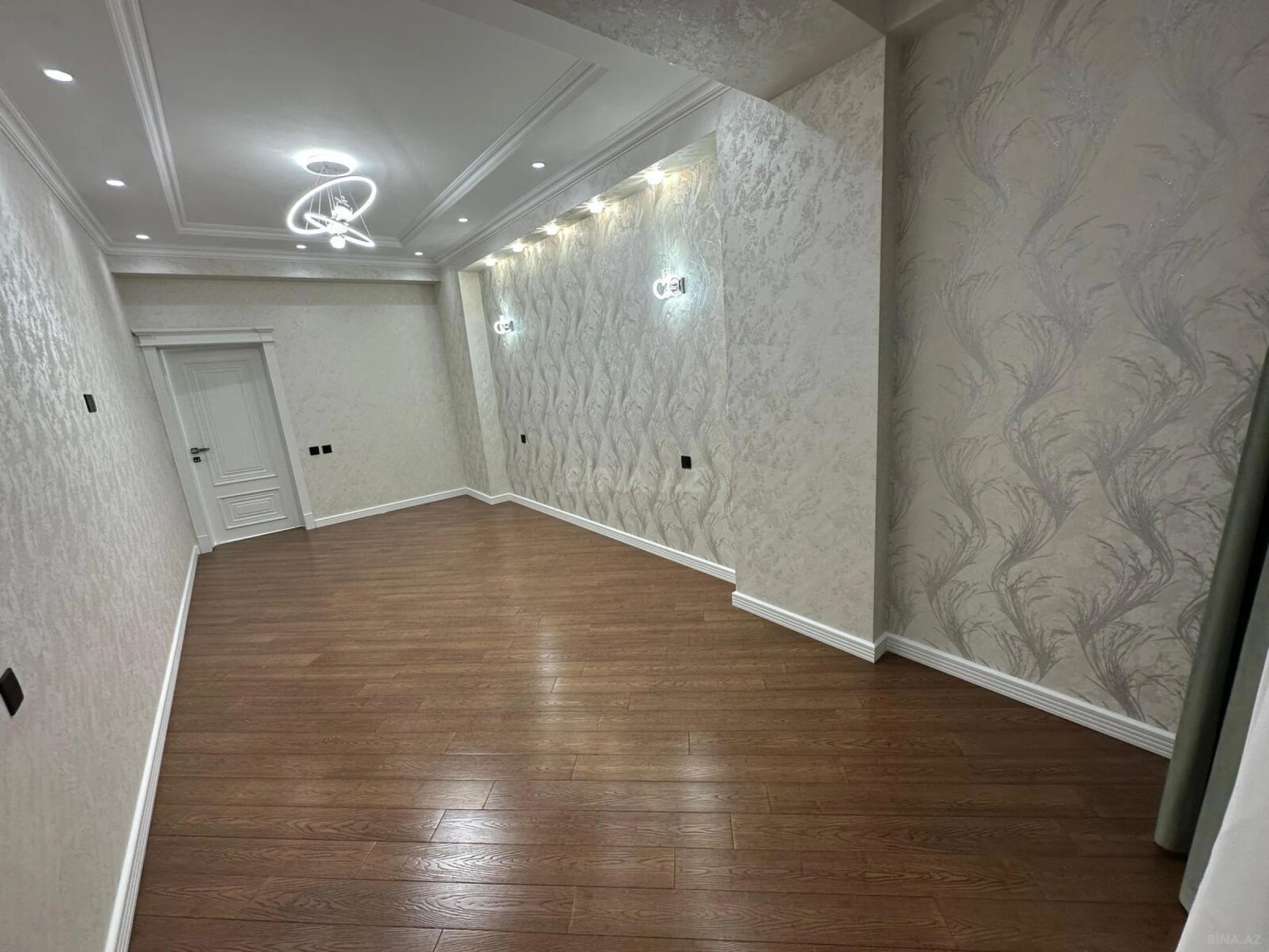 Satılır 2 otaqlı mənzil 98 m²