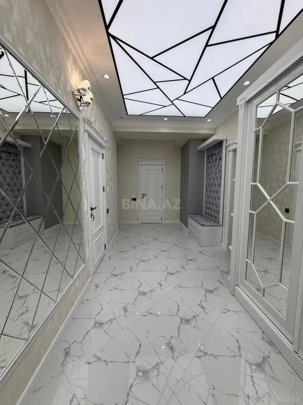 Satılır 2 otaqlı mənzil 98 m²