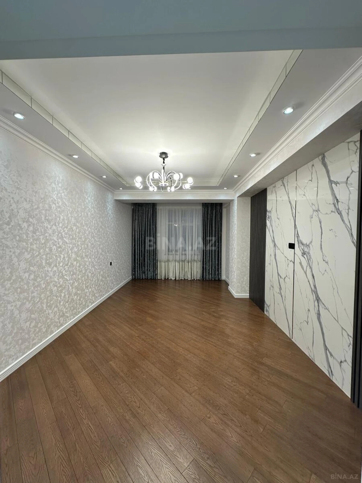 Satılır 2 otaqlı mənzil 98 m²