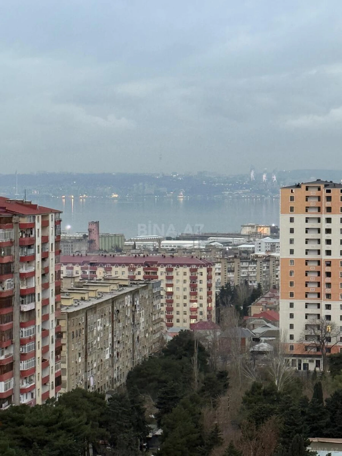 Satılır 2 otaqlı mənzil 98 m²