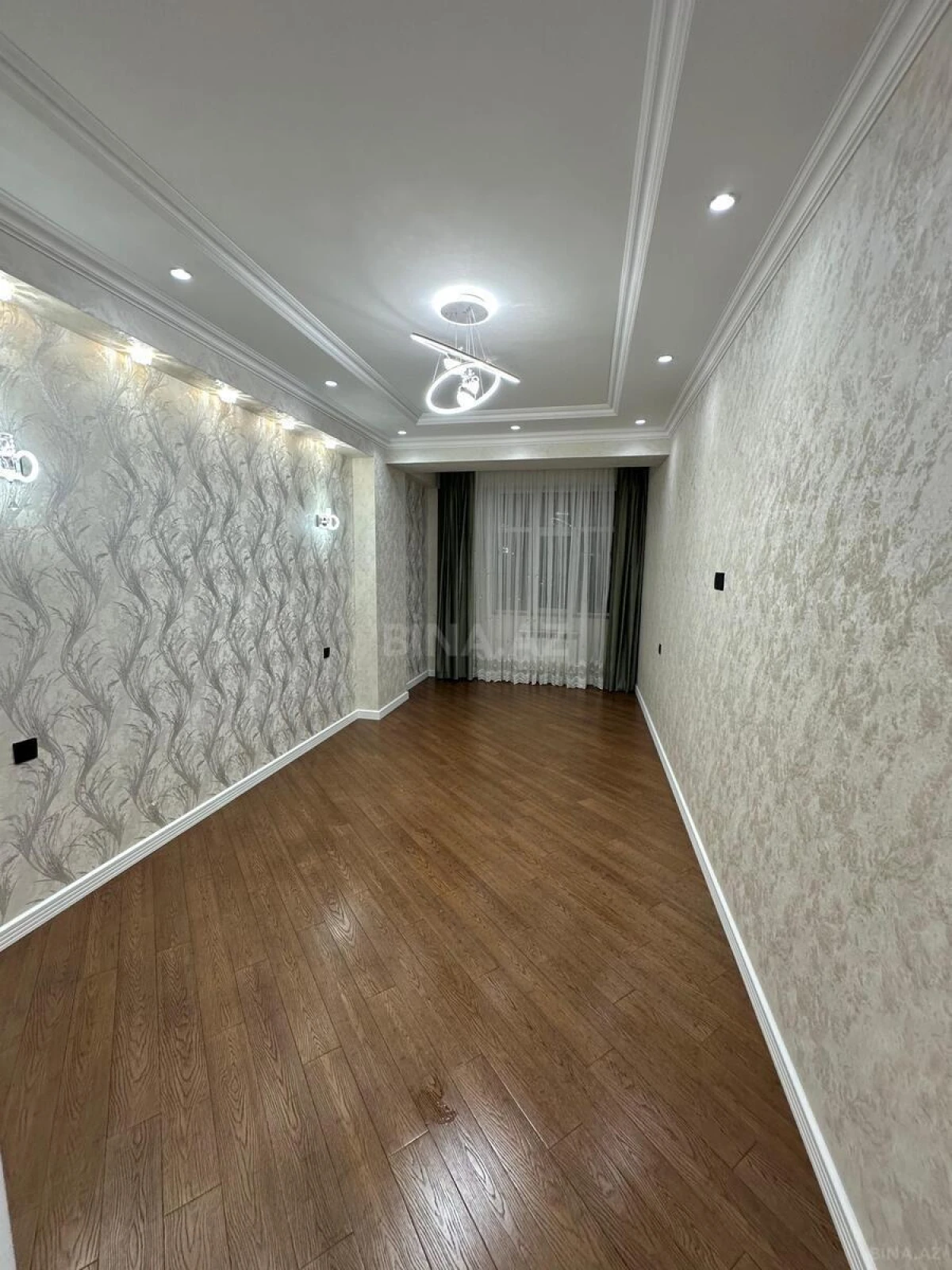 Satılır 2 otaqlı mənzil 98 m²