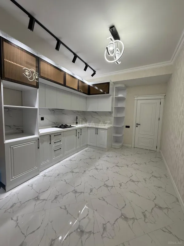 Satılır 2 otaqlı mənzil 98 m²