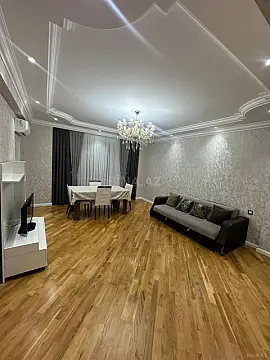 Satılır 3 otaqlı mənzil 128 m²