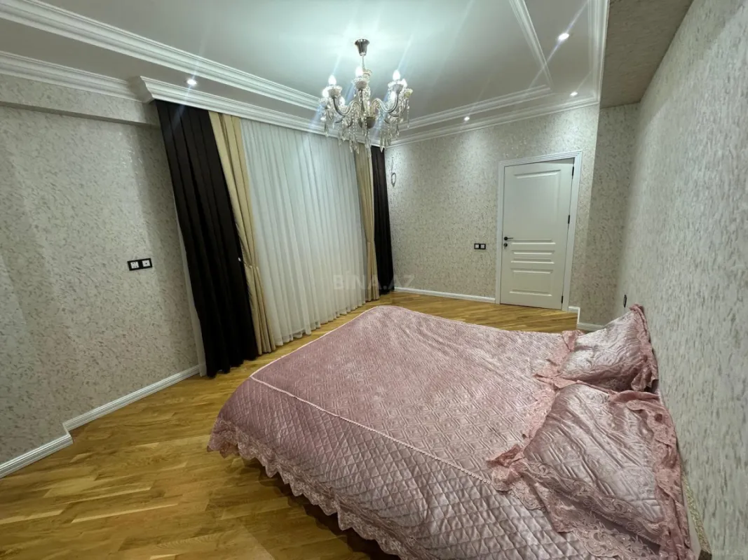 Satılır 3 otaqlı mənzil 128 m²