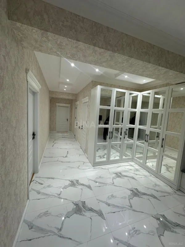 Satılır 3 otaqlı mənzil 128 m²