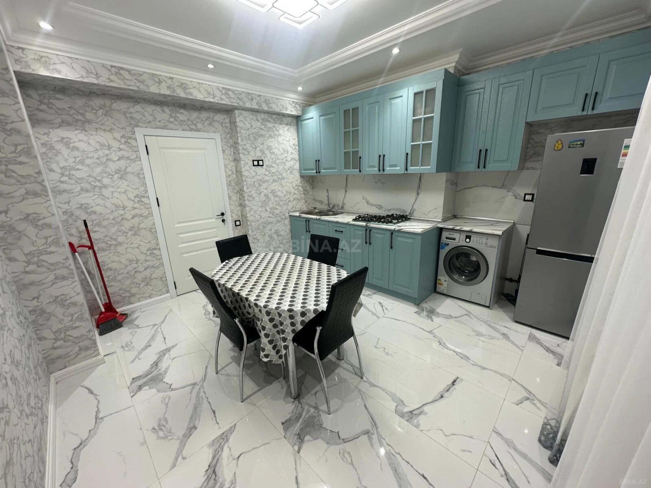 Satılır 3 otaqlı mənzil 128 m²