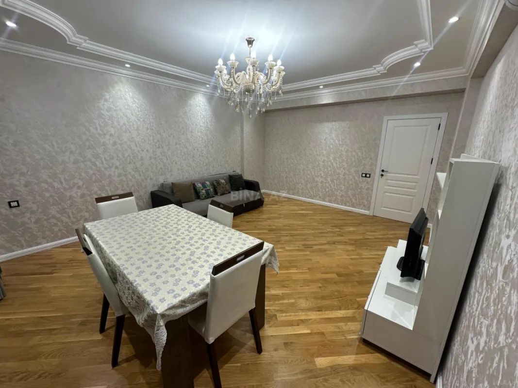 Satılır 3 otaqlı mənzil 128 m²
