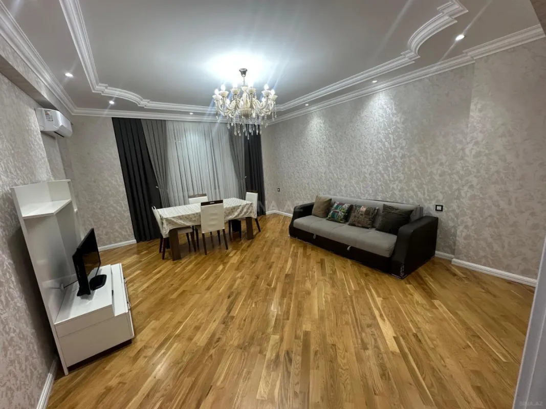 Satılır 3 otaqlı mənzil 128 m²