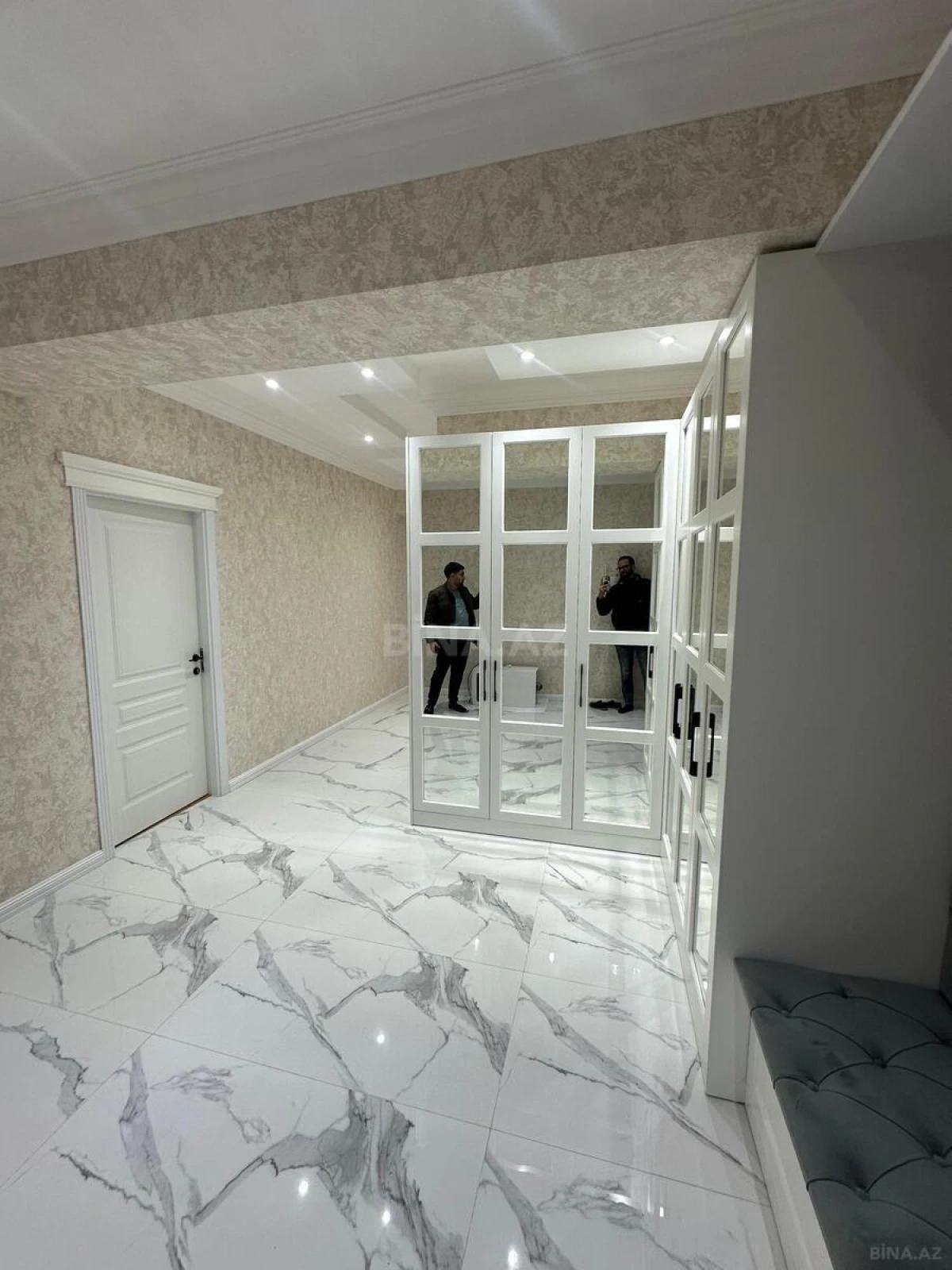 Satılır 3 otaqlı mənzil 128 m²