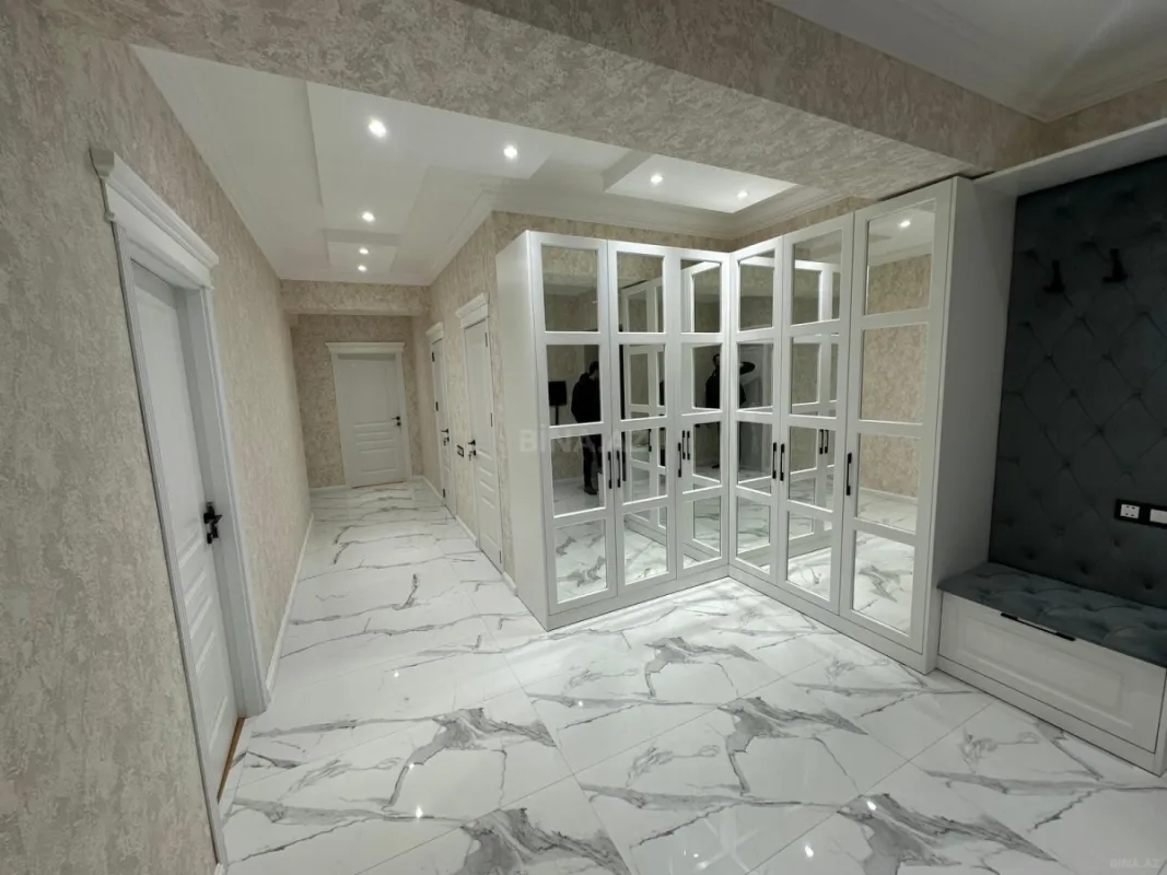 Satılır 3 otaqlı mənzil 128 m²