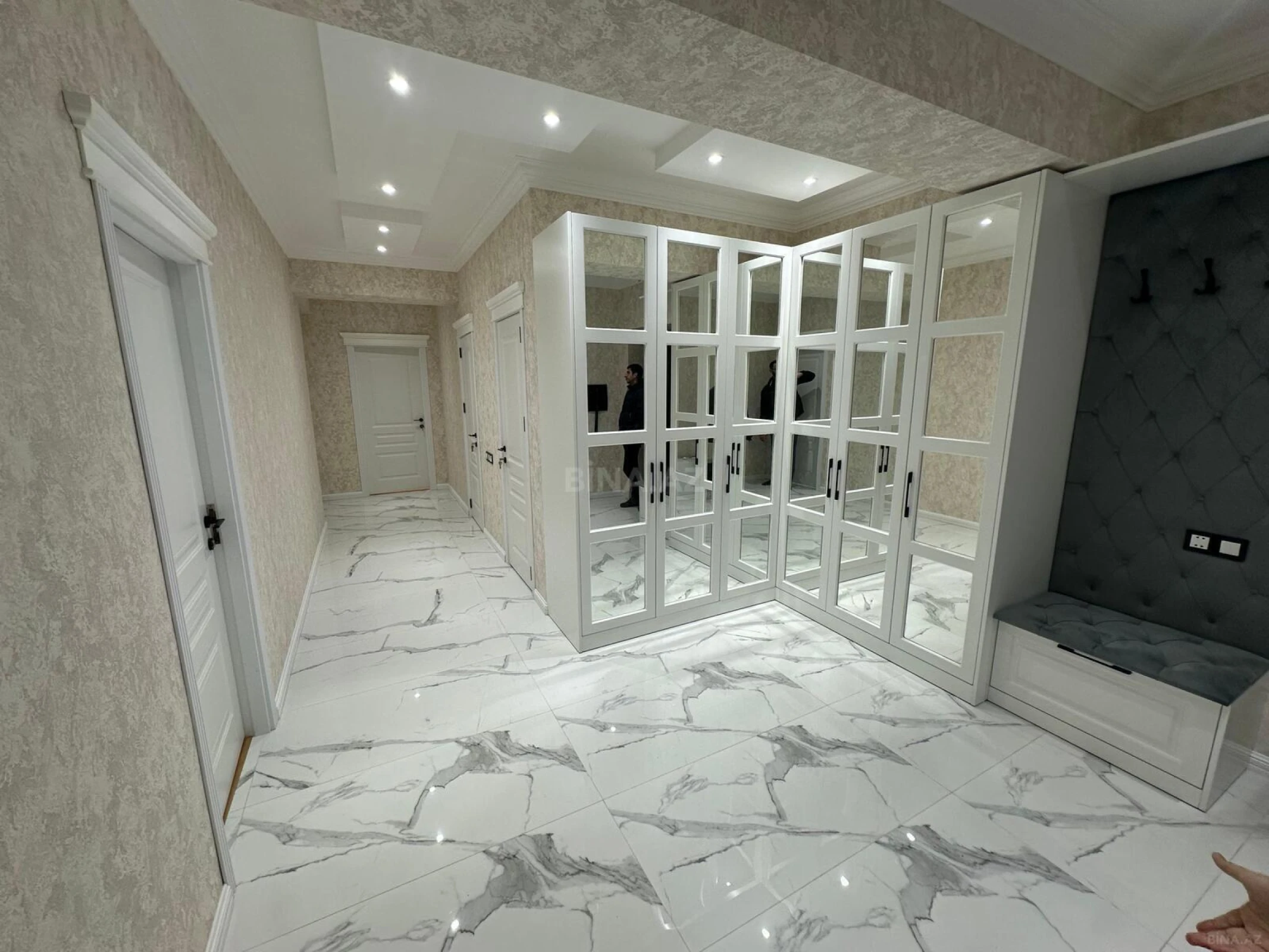 Satılır 3 otaqlı mənzil 128 m²