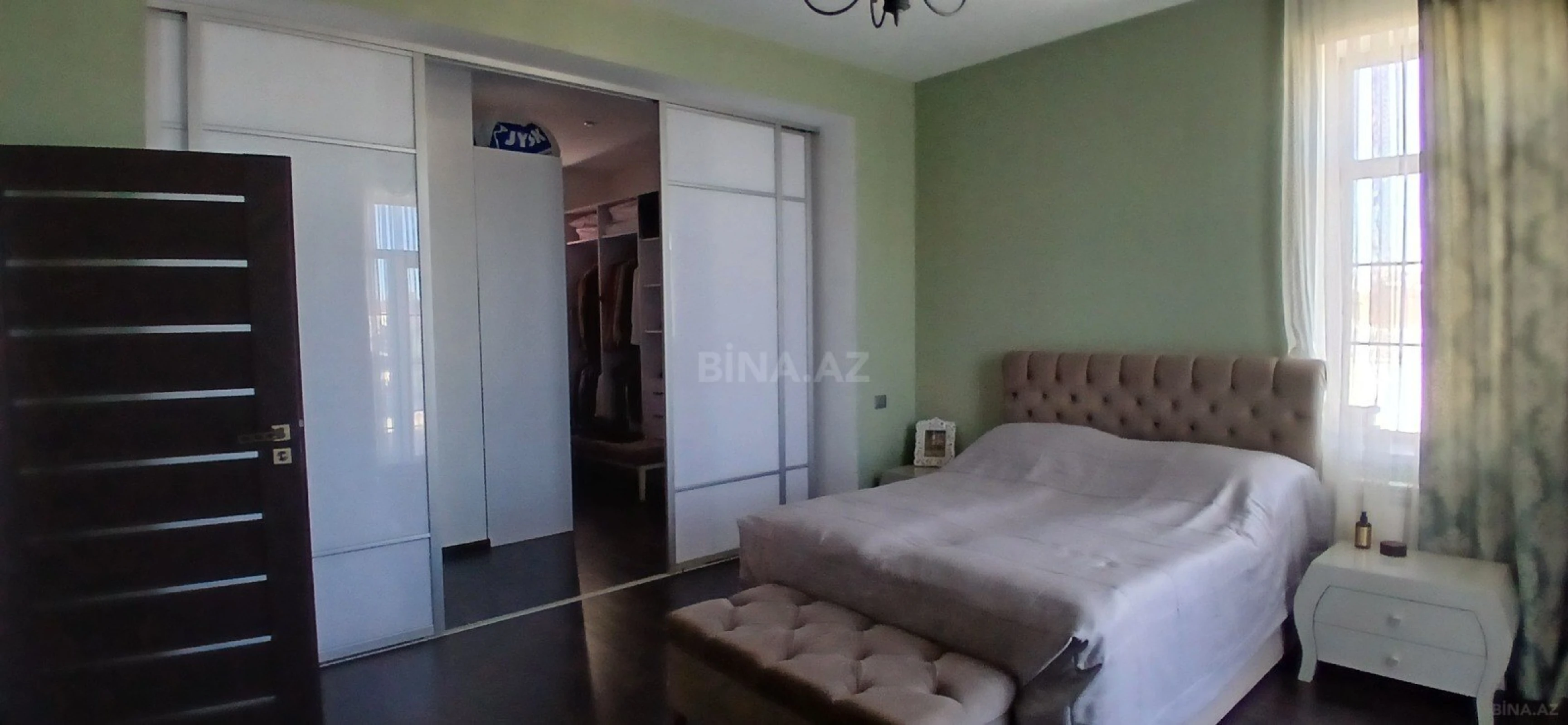 Satılır 5 otaqlı həyət evi 250 m²