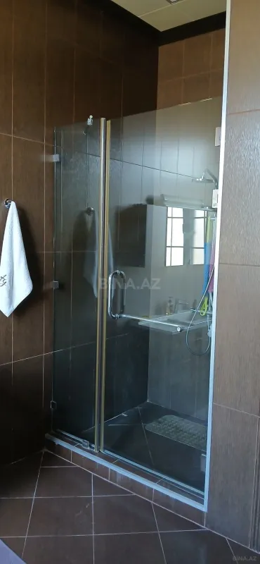 Satılır 5 otaqlı həyət evi 250 m²