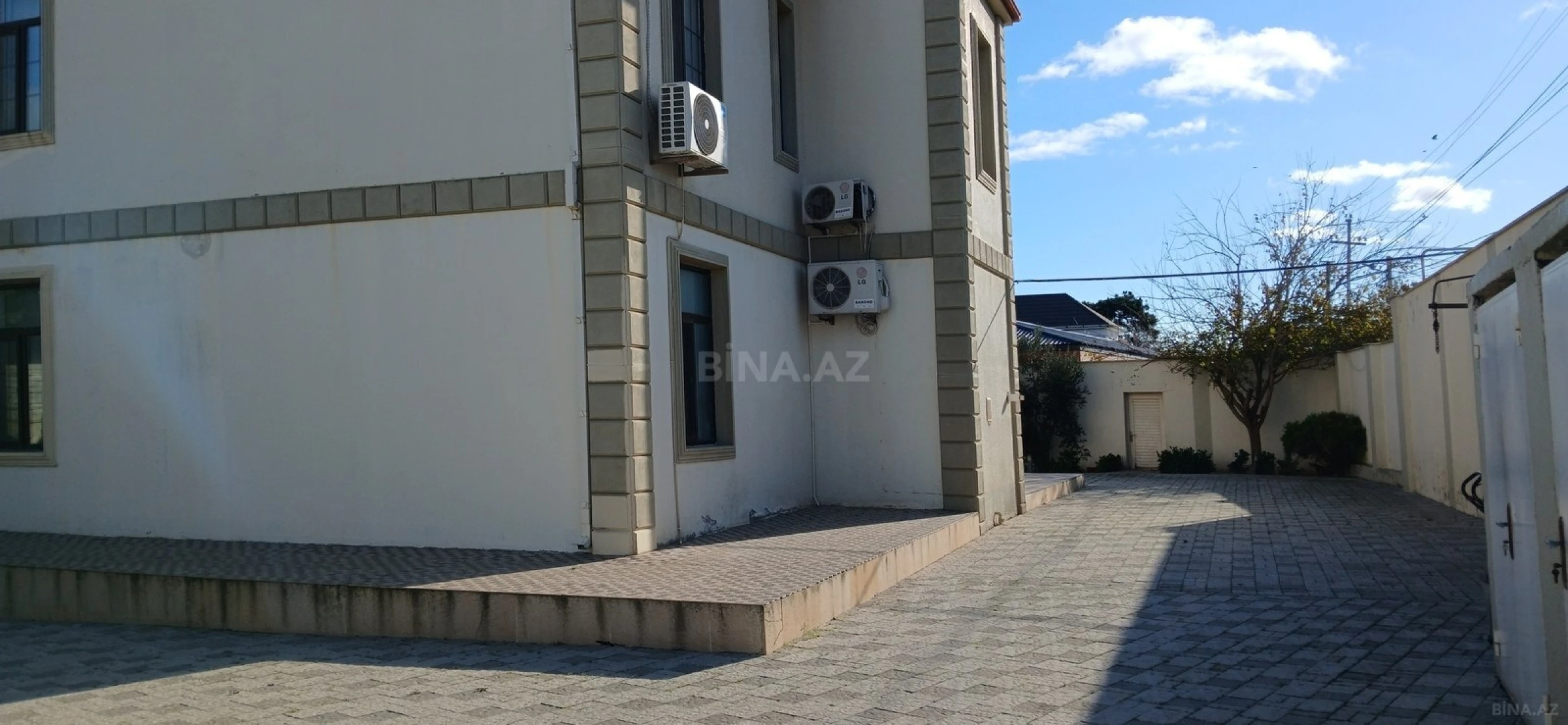 Satılır 5 otaqlı həyət evi 250 m²