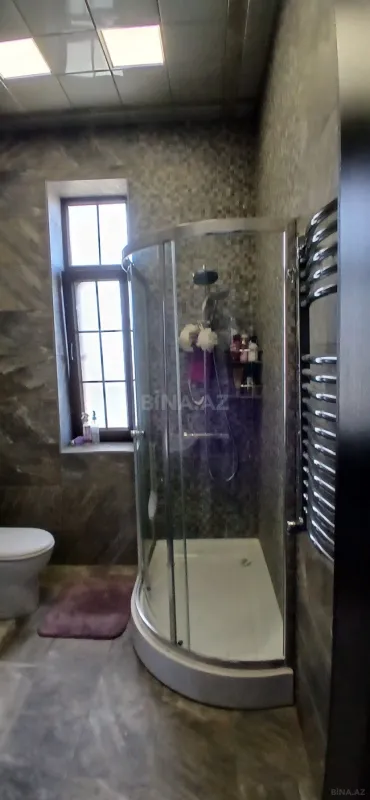 Satılır 5 otaqlı həyət evi 250 m²