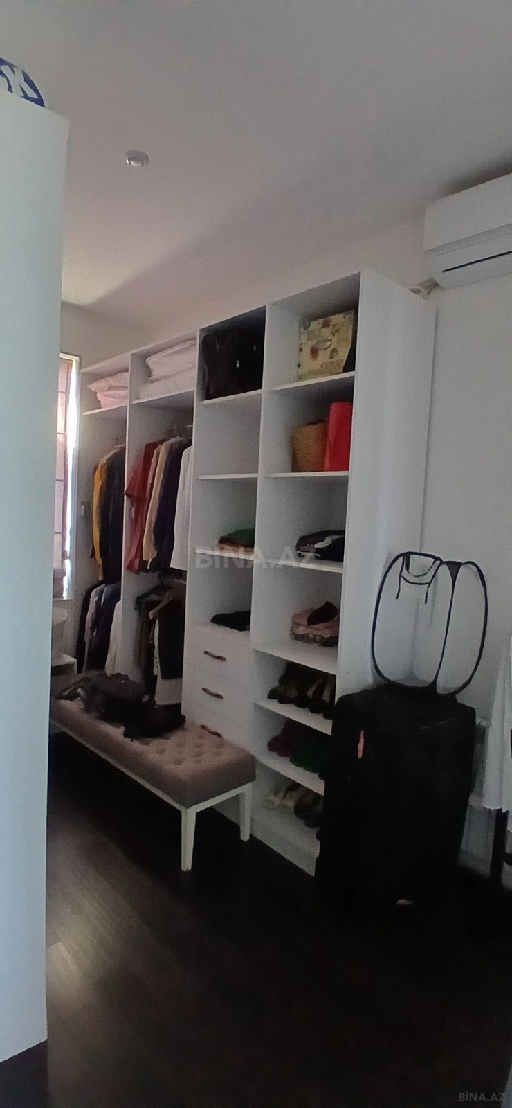 Satılır 5 otaqlı həyət evi 250 m²