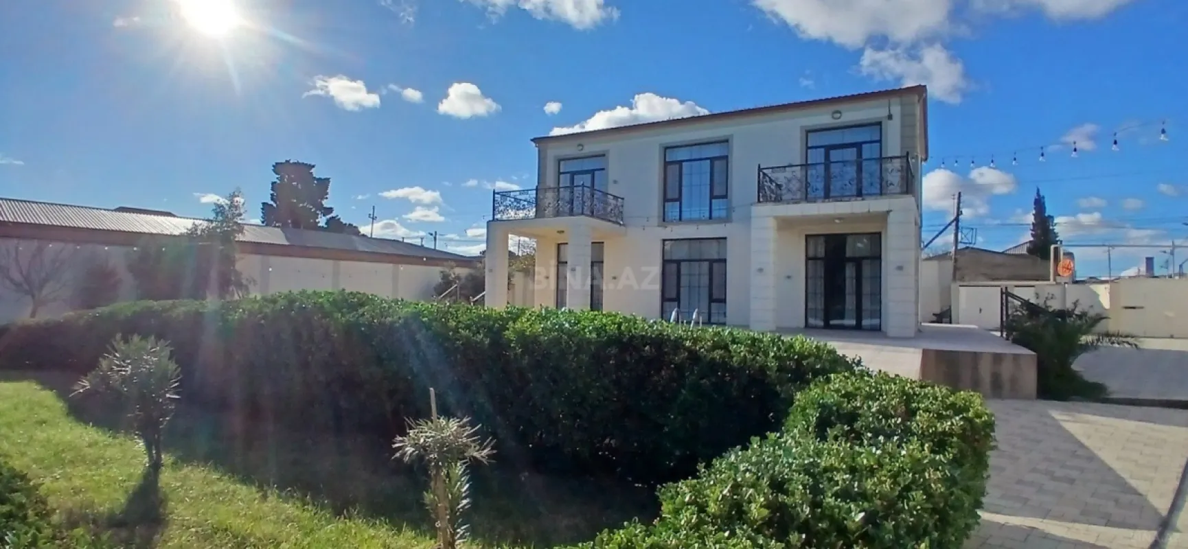 Satılır 5 otaqlı həyət evi 250 m²