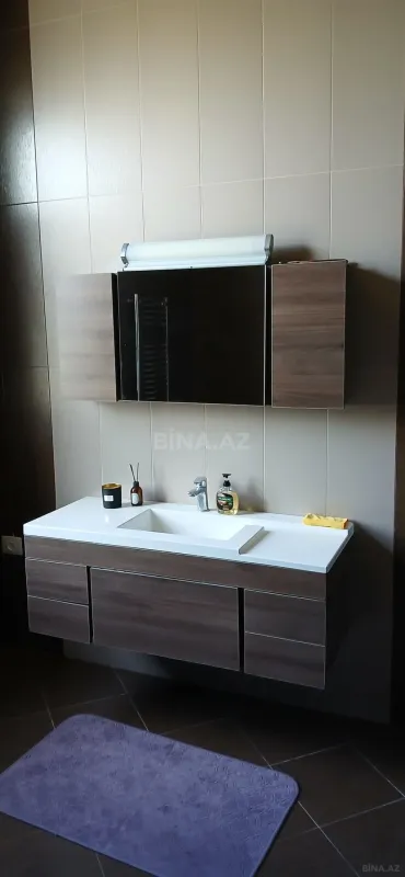 Satılır 5 otaqlı həyət evi 250 m²