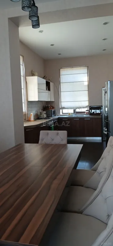 Satılır 5 otaqlı həyət evi 250 m²