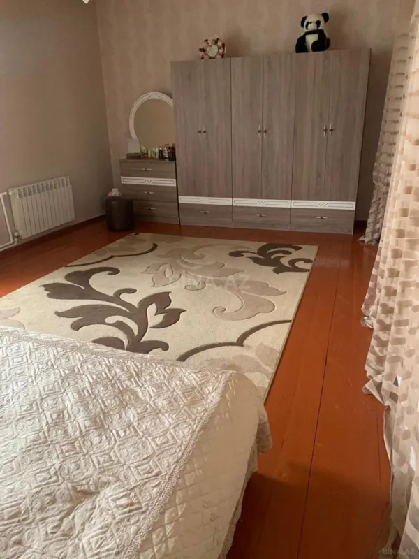 Satılır 6 otaqlı həyət evi 200 m²