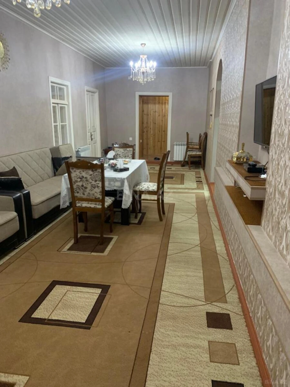Satılır 6 otaqlı həyət evi 200 m²