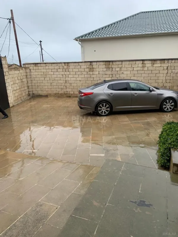Satılır 6 otaqlı həyət evi 200 m²