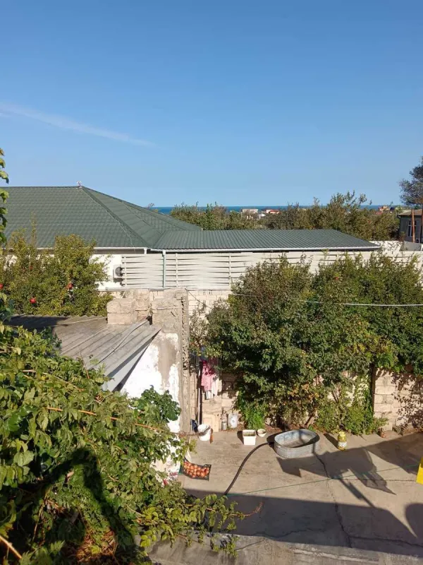 Satılır 6 otaqlı həyət evi 200 m²