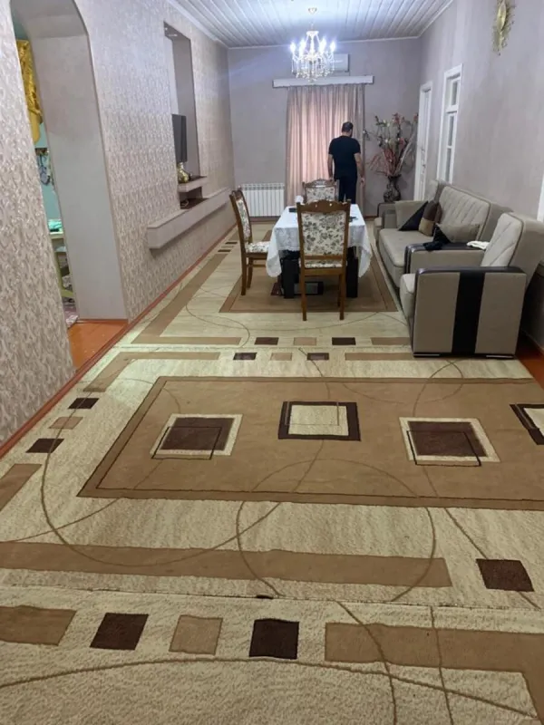 Satılır 6 otaqlı həyət evi 200 m²