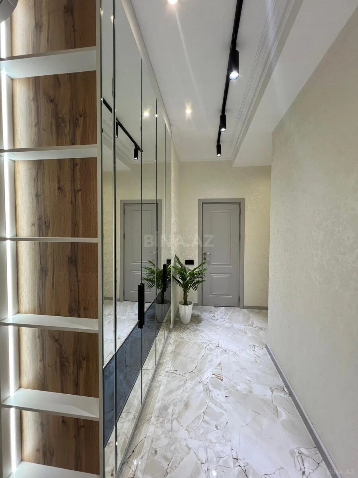 Satılır 2 otaqlı mənzil 85 m²