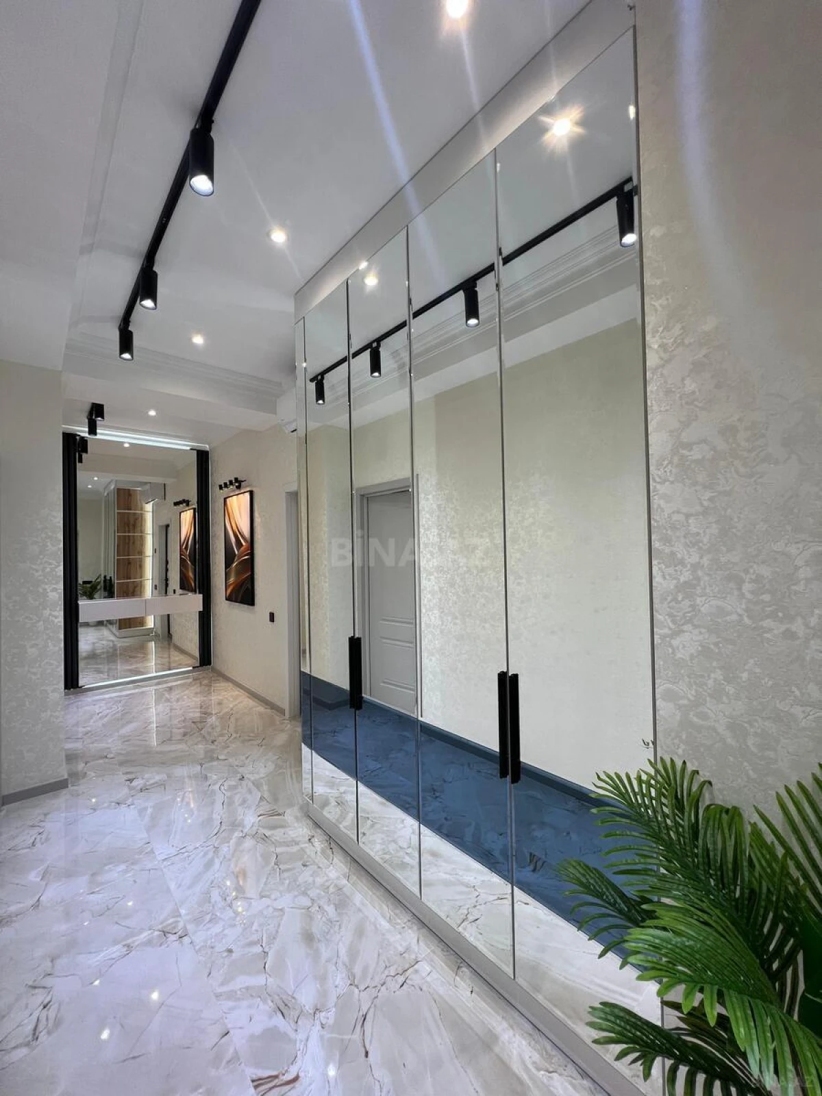 Satılır 2 otaqlı mənzil 85 m²