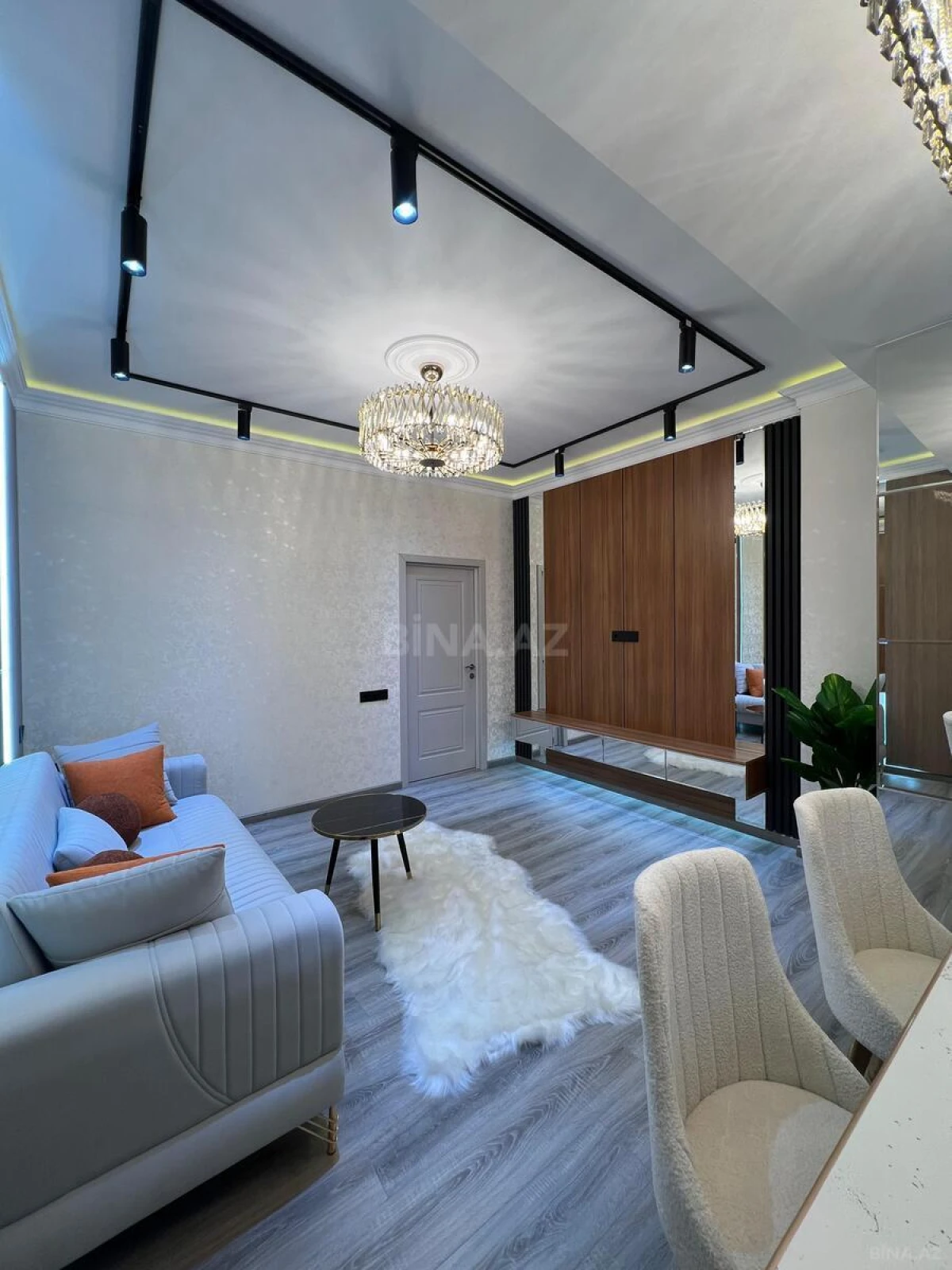 Satılır 2 otaqlı mənzil 85 m²