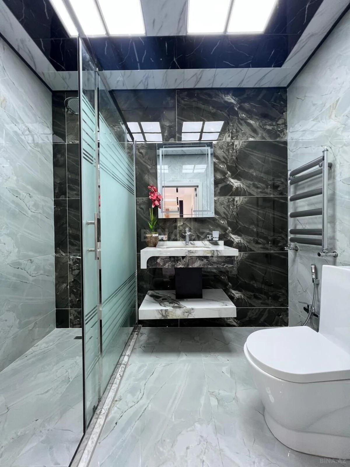 Satılır 2 otaqlı mənzil 85 m²