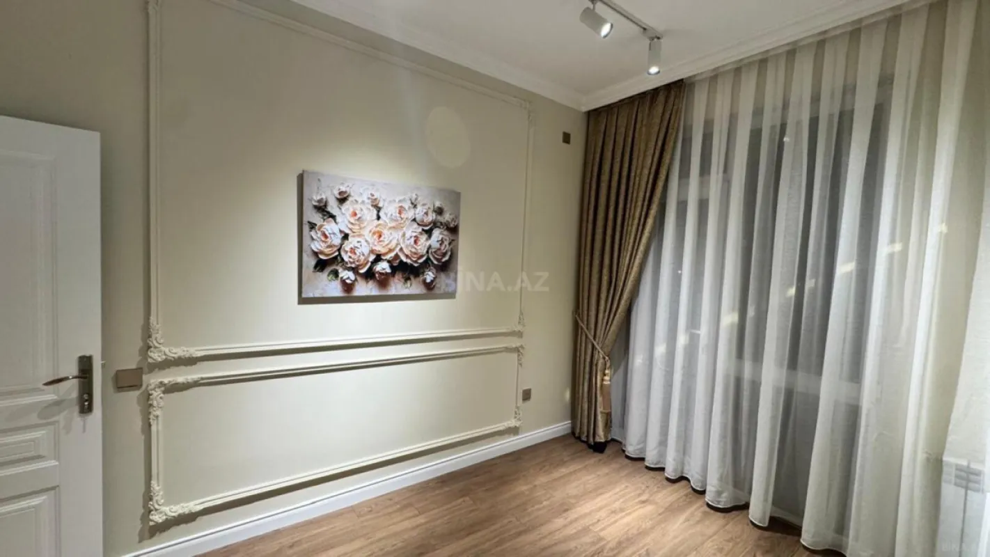 Satılır 2 otaqlı mənzil 77 m²