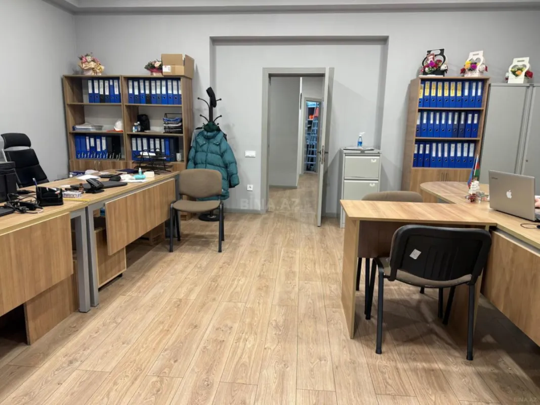 Kirayə verilir 15 otaqlı ofis 1100 m²