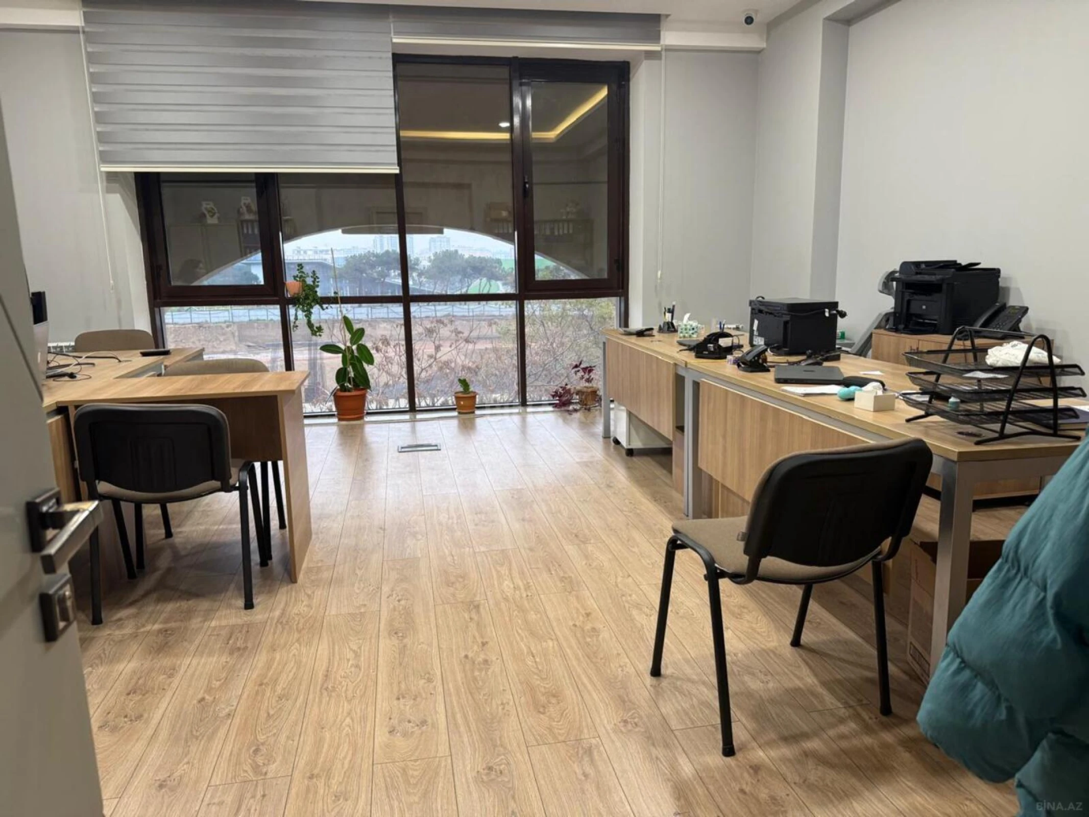 Kirayə verilir 15 otaqlı ofis 1100 m²