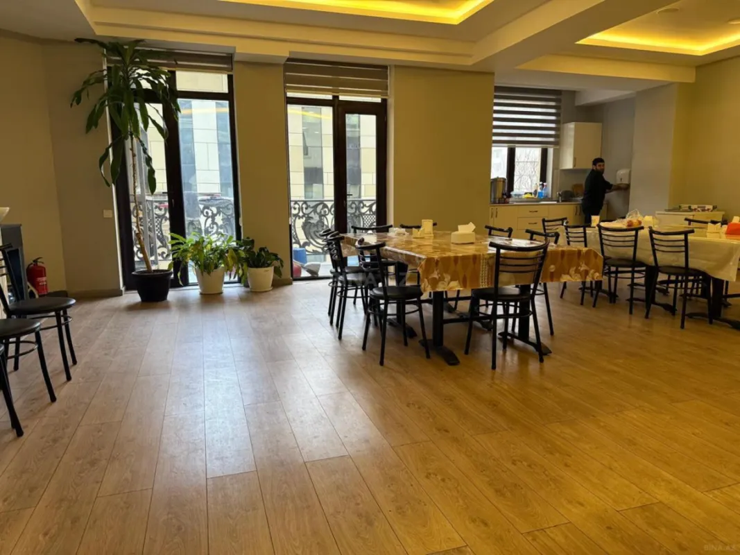 Kirayə verilir 15 otaqlı ofis 1100 m²