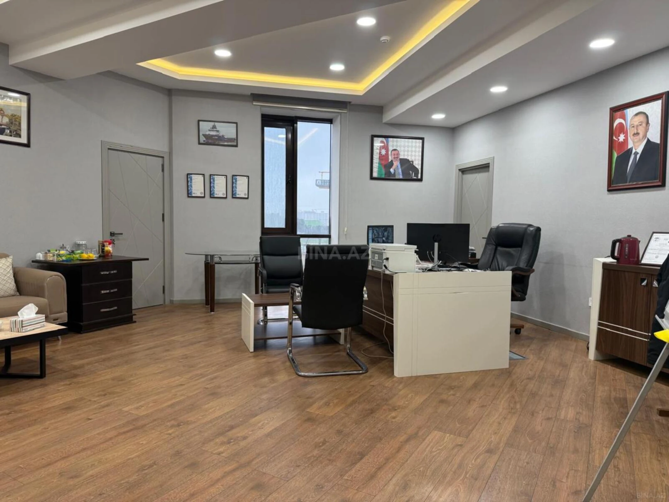 Kirayə verilir 15 otaqlı ofis 1100 m²