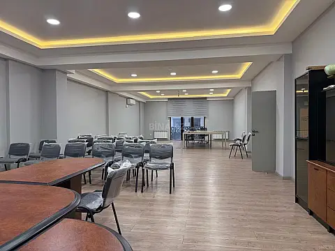 Kirayə verilir 15 otaqlı ofis 1100 m²