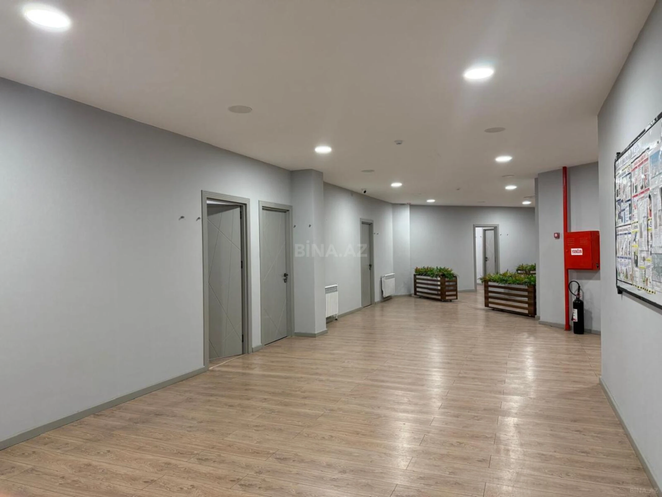 Kirayə verilir 15 otaqlı ofis 1100 m²