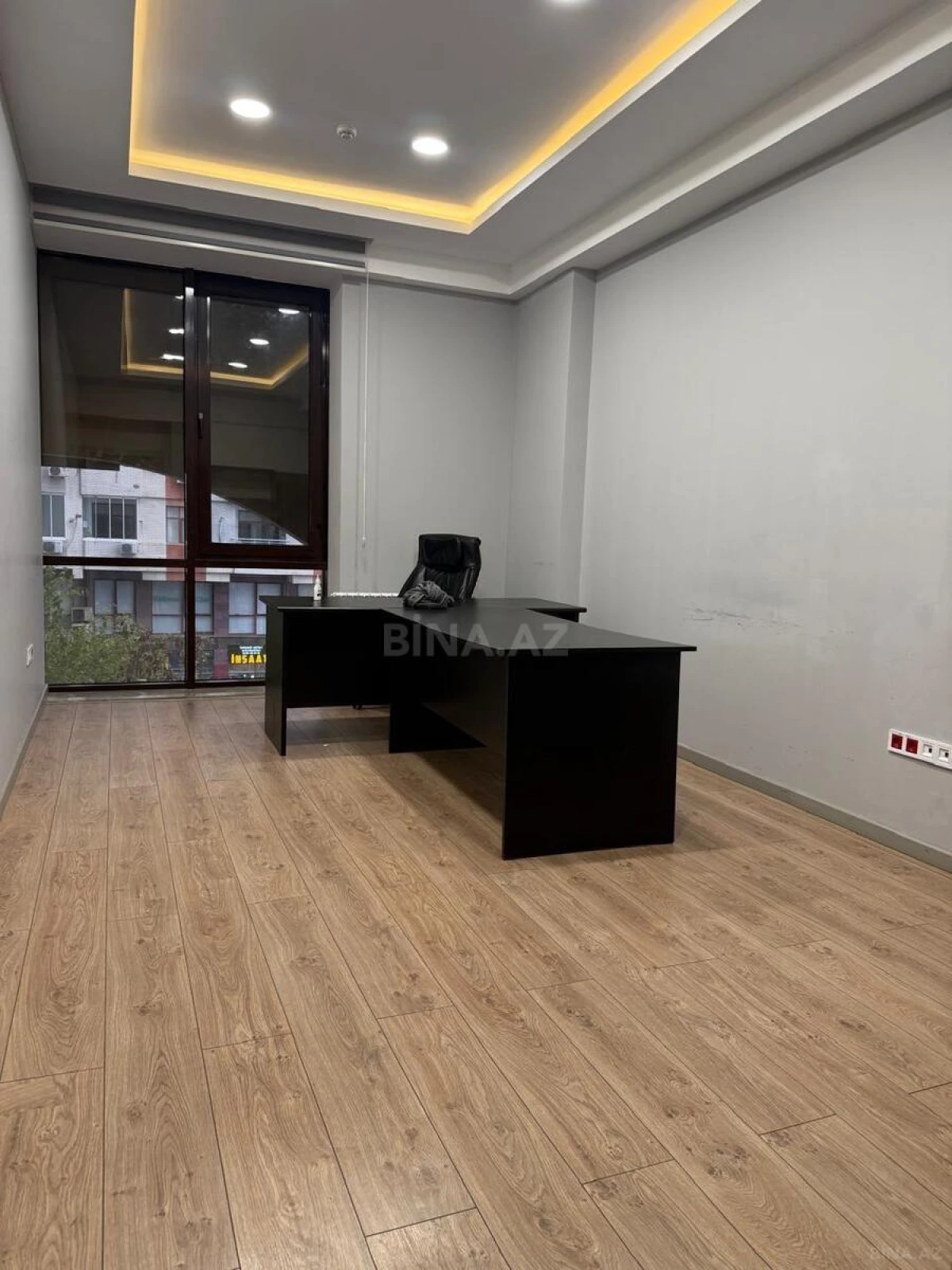 Kirayə verilir 15 otaqlı ofis 1100 m²