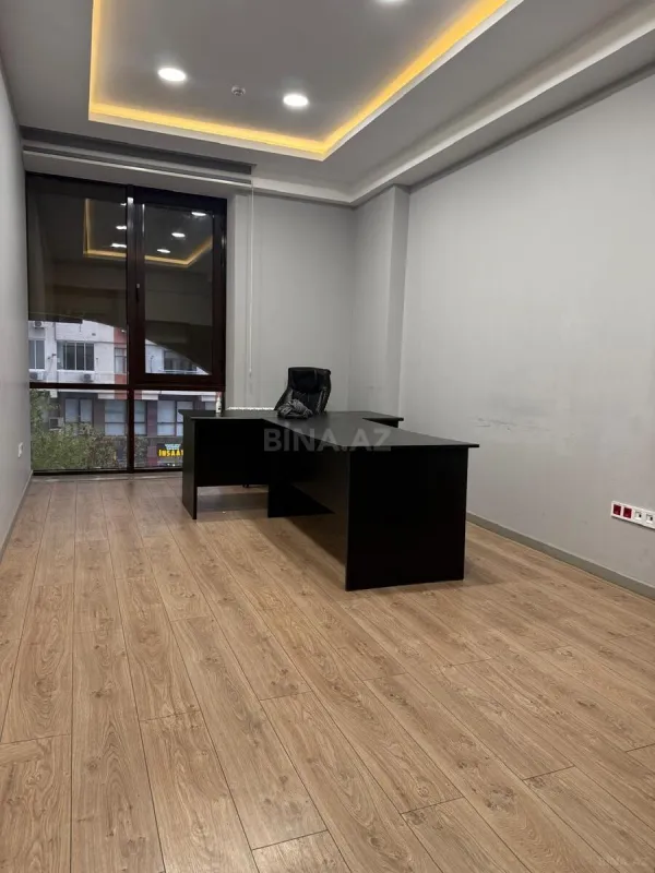 Kirayə verilir 15 otaqlı ofis 1100 m²
