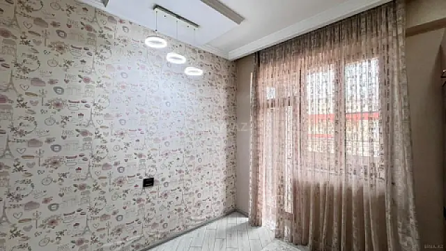 Satılır 3 otaqlı mənzil 82 m²