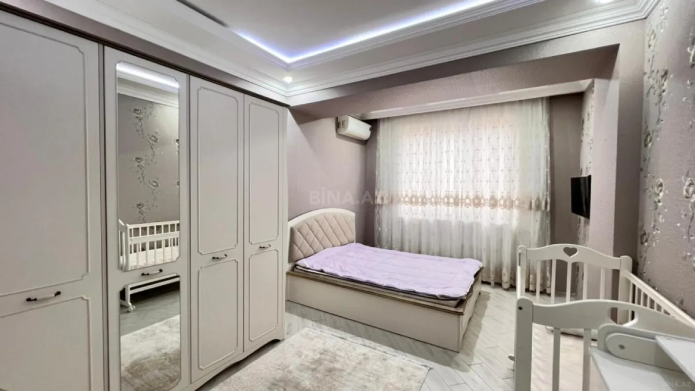 Satılır 3 otaqlı mənzil 82 m²
