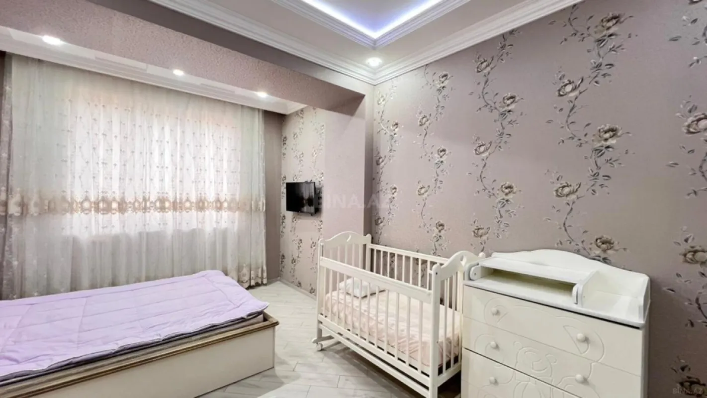 Satılır 3 otaqlı mənzil 82 m²
