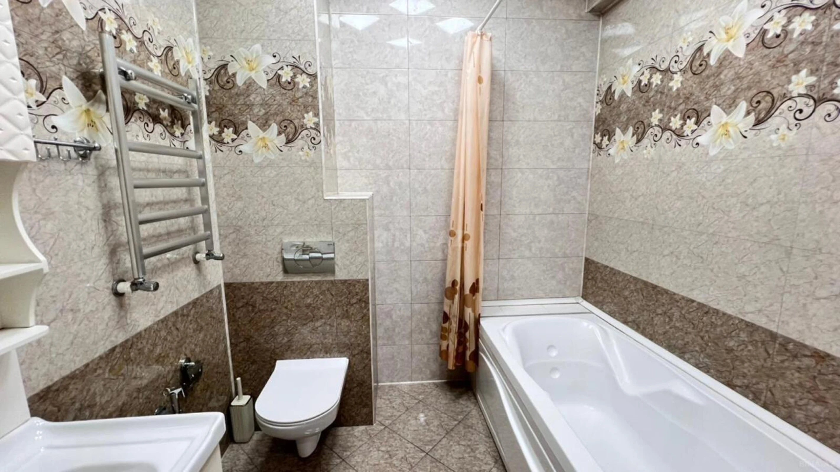 Satılır 3 otaqlı mənzil 82 m²