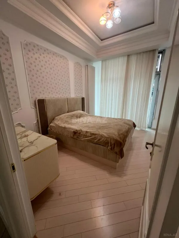 Kirayə verilir 3 otaqlı mənzil 168 m²