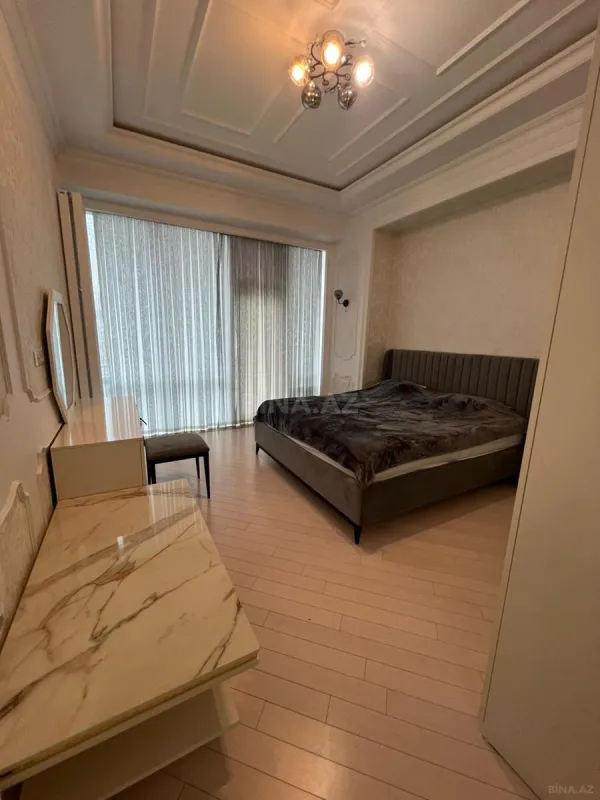 Kirayə verilir 3 otaqlı mənzil 168 m²