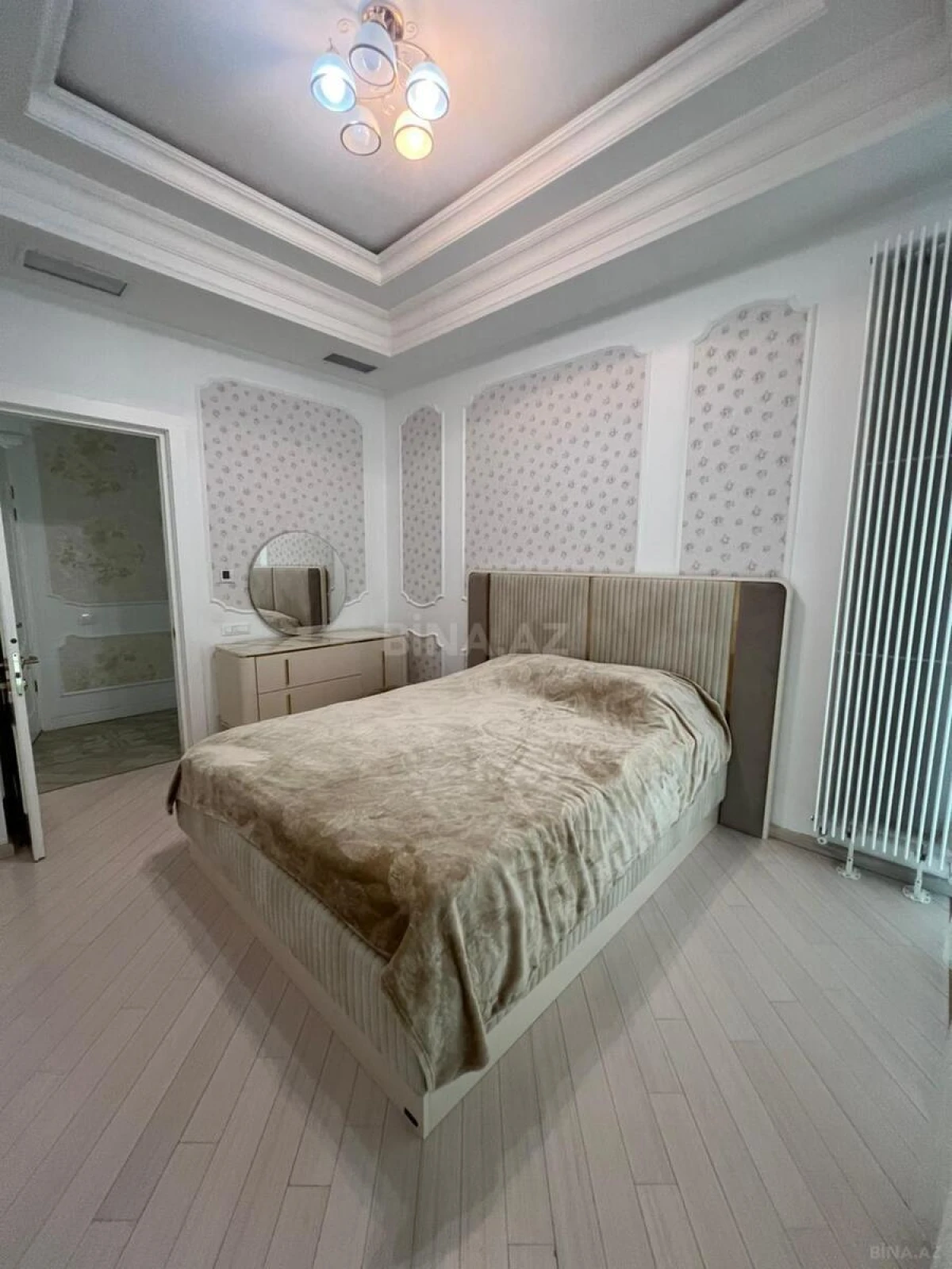 Kirayə verilir 3 otaqlı mənzil 168 m²