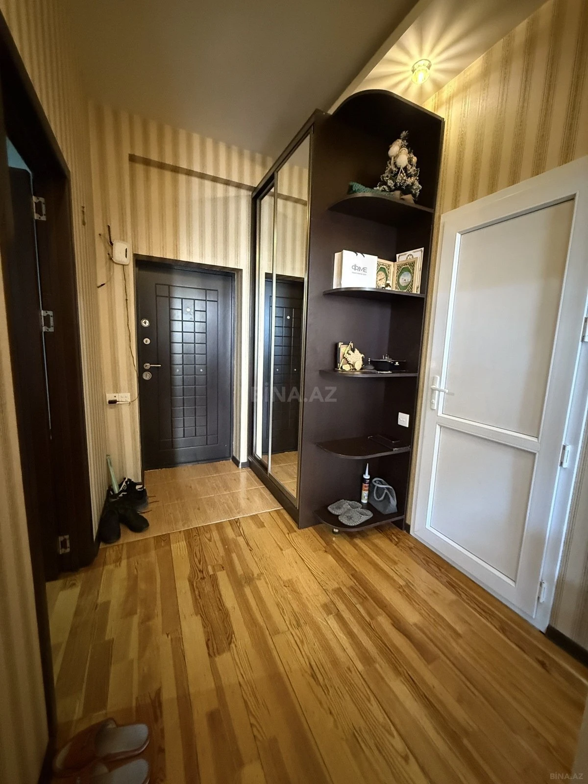 Satılır 2 otaqlı mənzil 65 m²